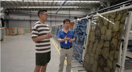 一片玻璃一年发电310度 “成都造”发电玻璃推动全球标准制定｜AI向新力